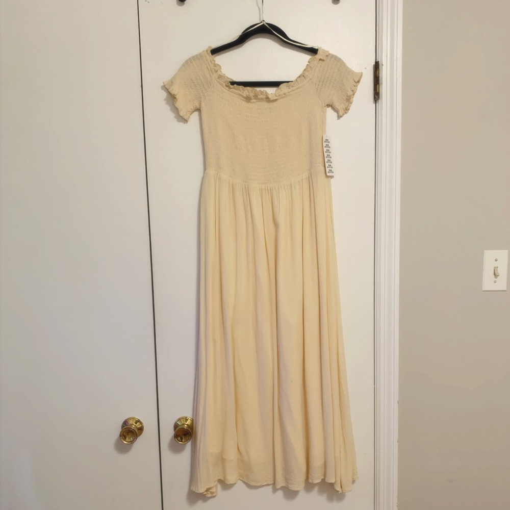 Urban Outfitters Amelia Off-The-Shoulder Midi Dress Style No. 60918554